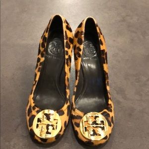 Tory Burch Leopard Wedge 5.5